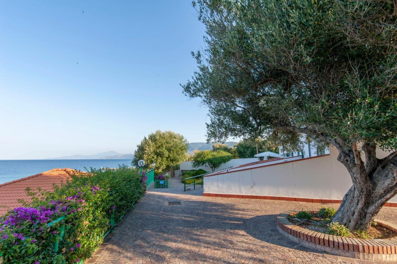 Casa Palinuro Vacanze Fronte Spiaggia Exterior photo